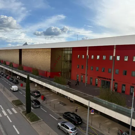 Face A La Gare - 6 Gasthof Roanne